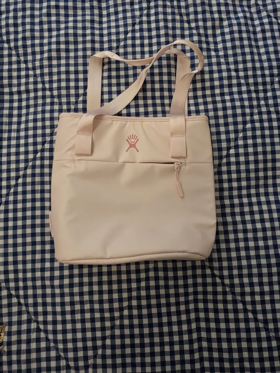 Hydro Flask Handbags - Hydro Flask Pale Pink Lunch Tote